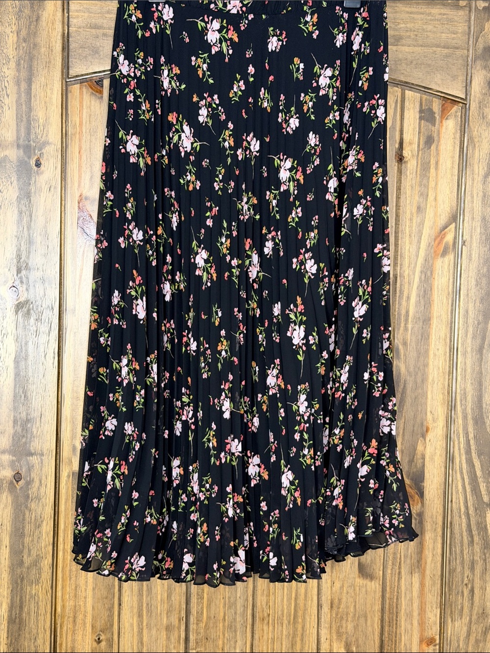 Vince Camuto Black Pleated Midi Skirt with Pink & Green Floral Print